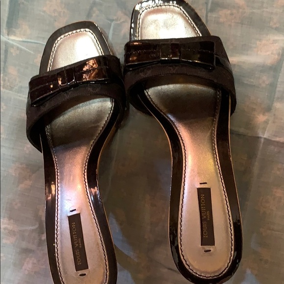 Louis Vuitton Sandals - Picture 2 of 8
